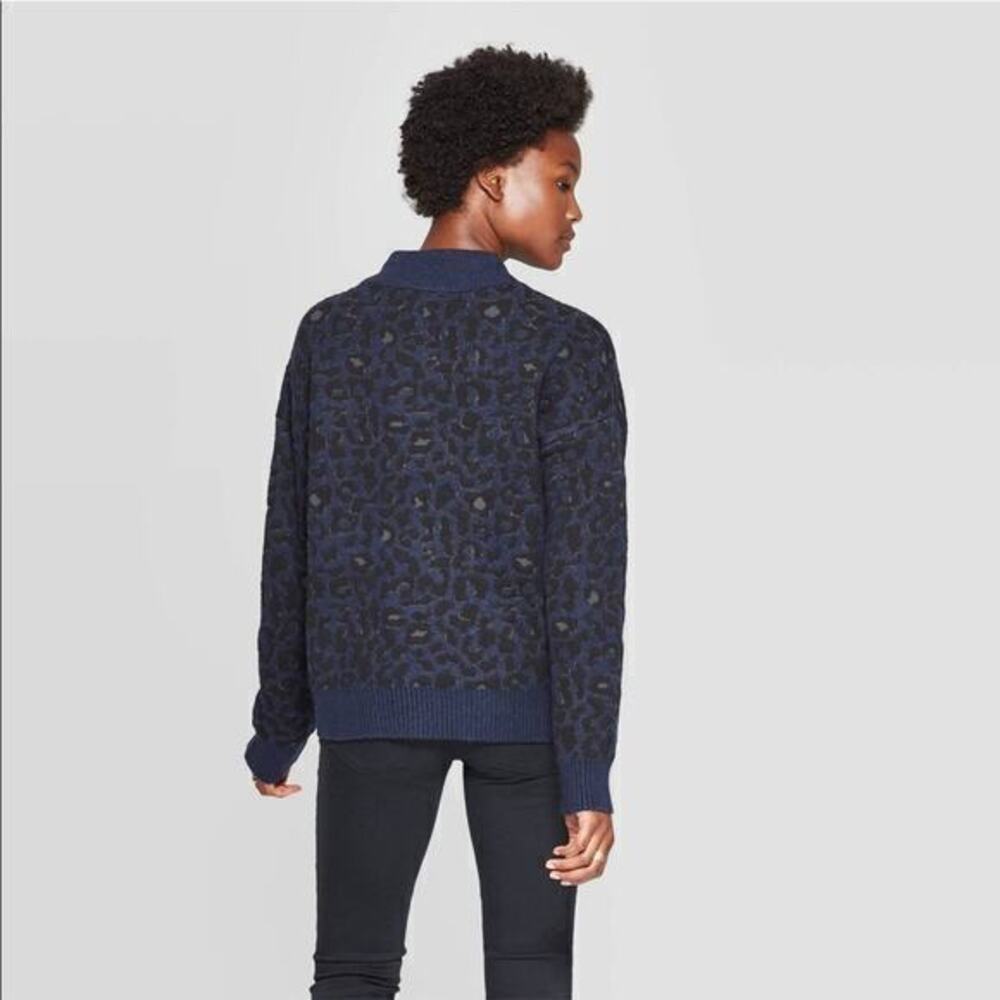 Universal Thread Leopard Sweater M‎ EUC